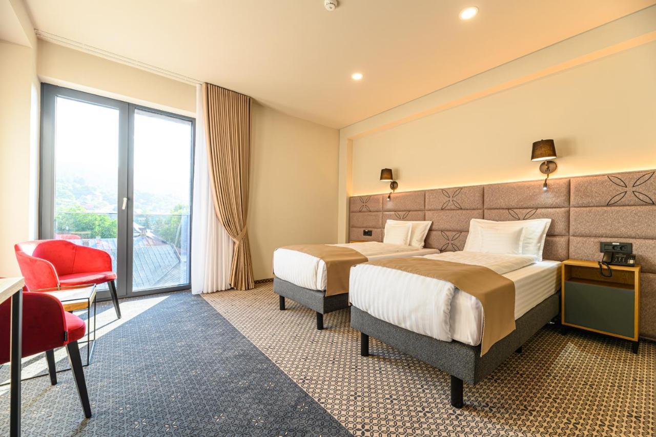 Hotel Dukat Gura Humorului Luaran gambar