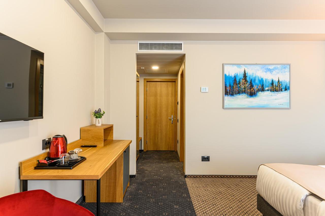 Hotel Dukat Gura Humorului Luaran gambar