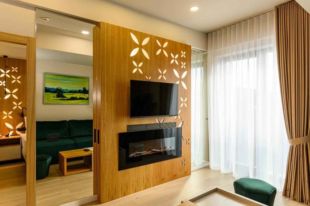Hotel Dukat Gura Humorului Luaran gambar