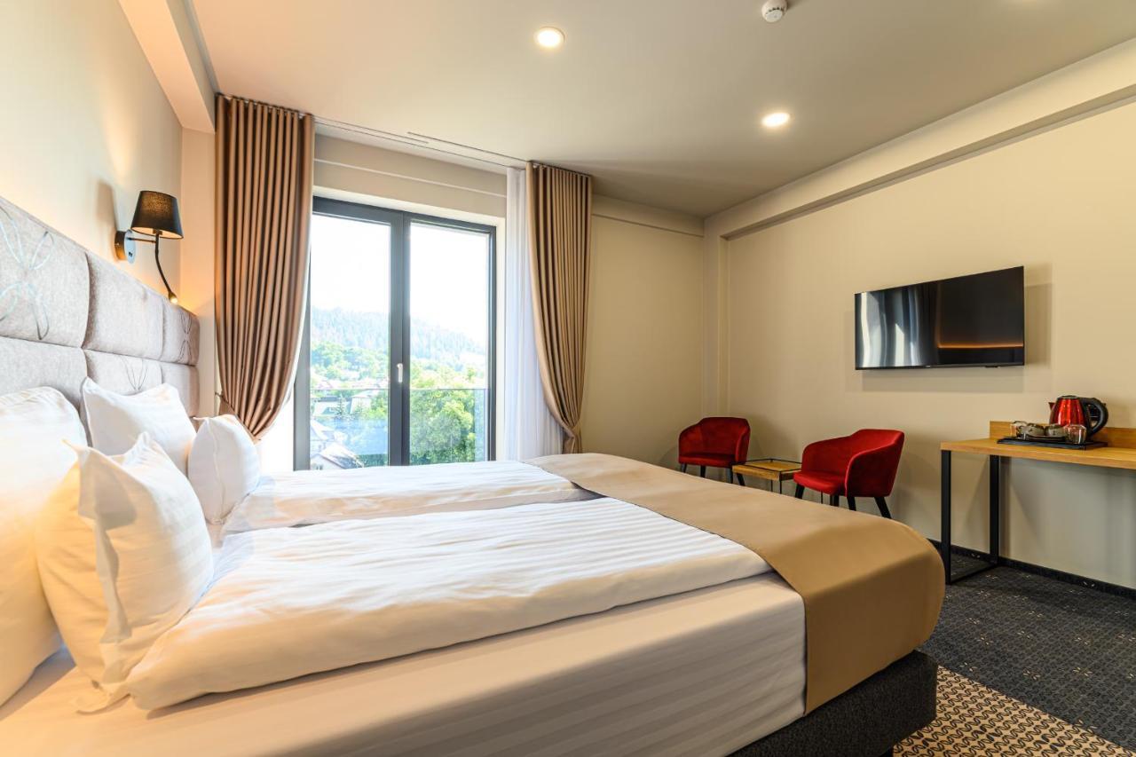 Hotel Dukat Gura Humorului Luaran gambar