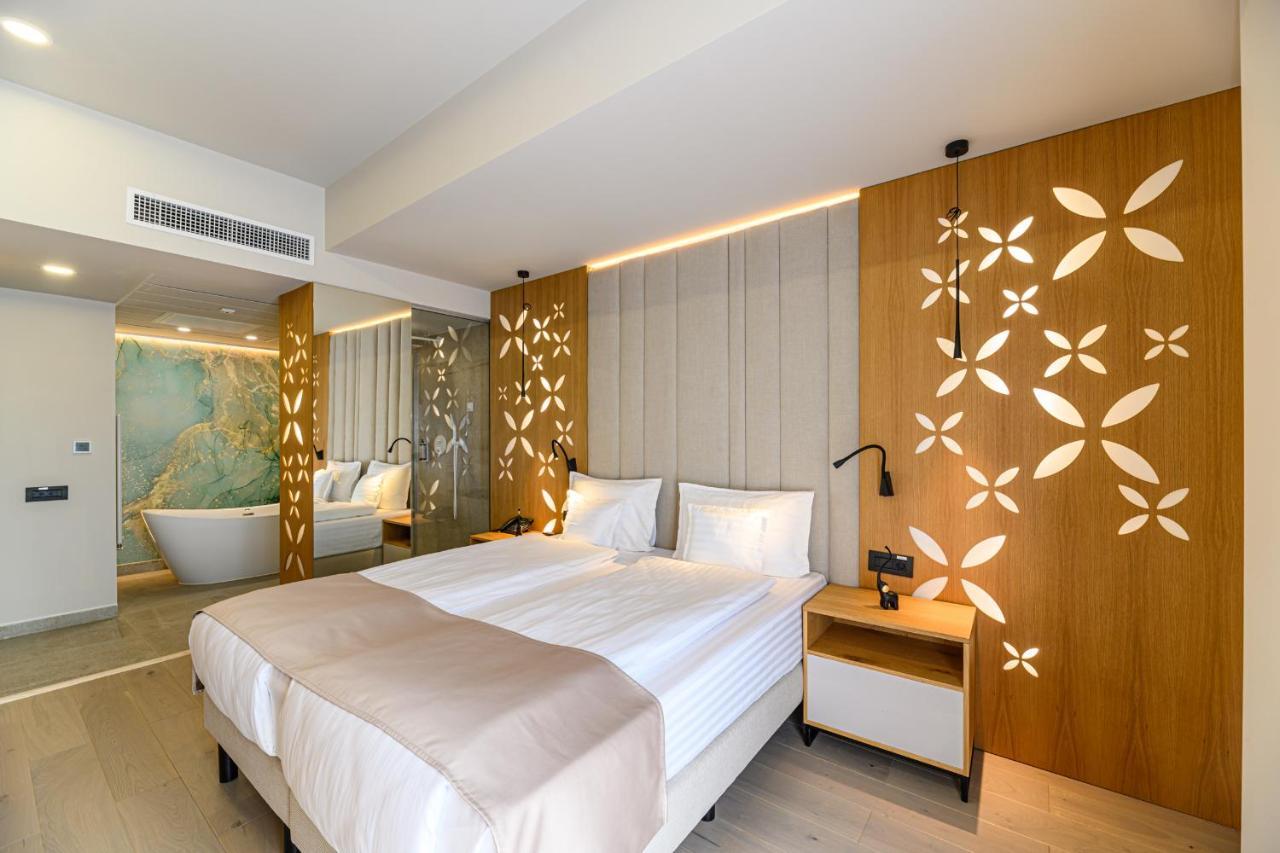 Hotel Dukat Gura Humorului Luaran gambar