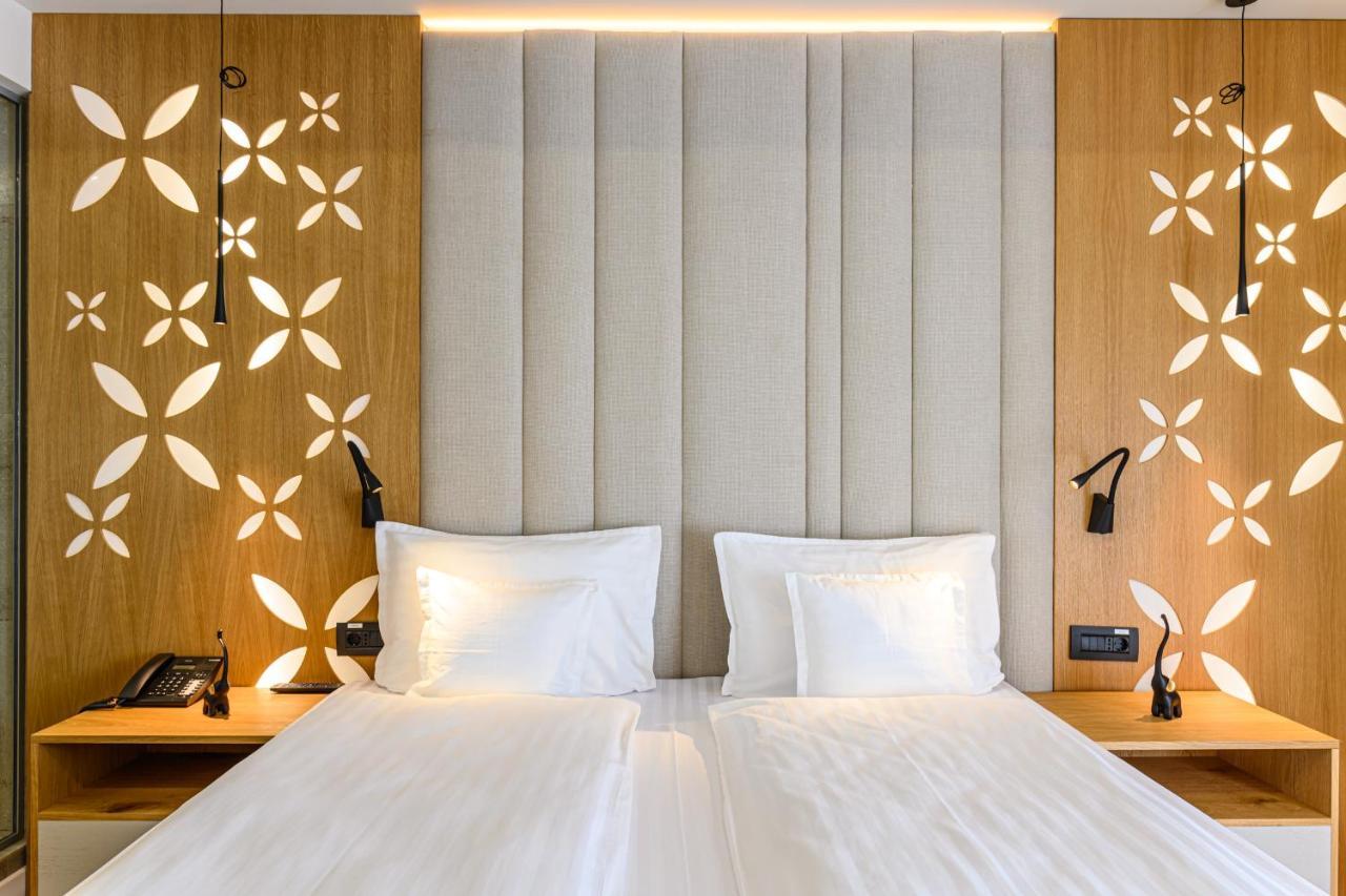 Hotel Dukat Gura Humorului Luaran gambar