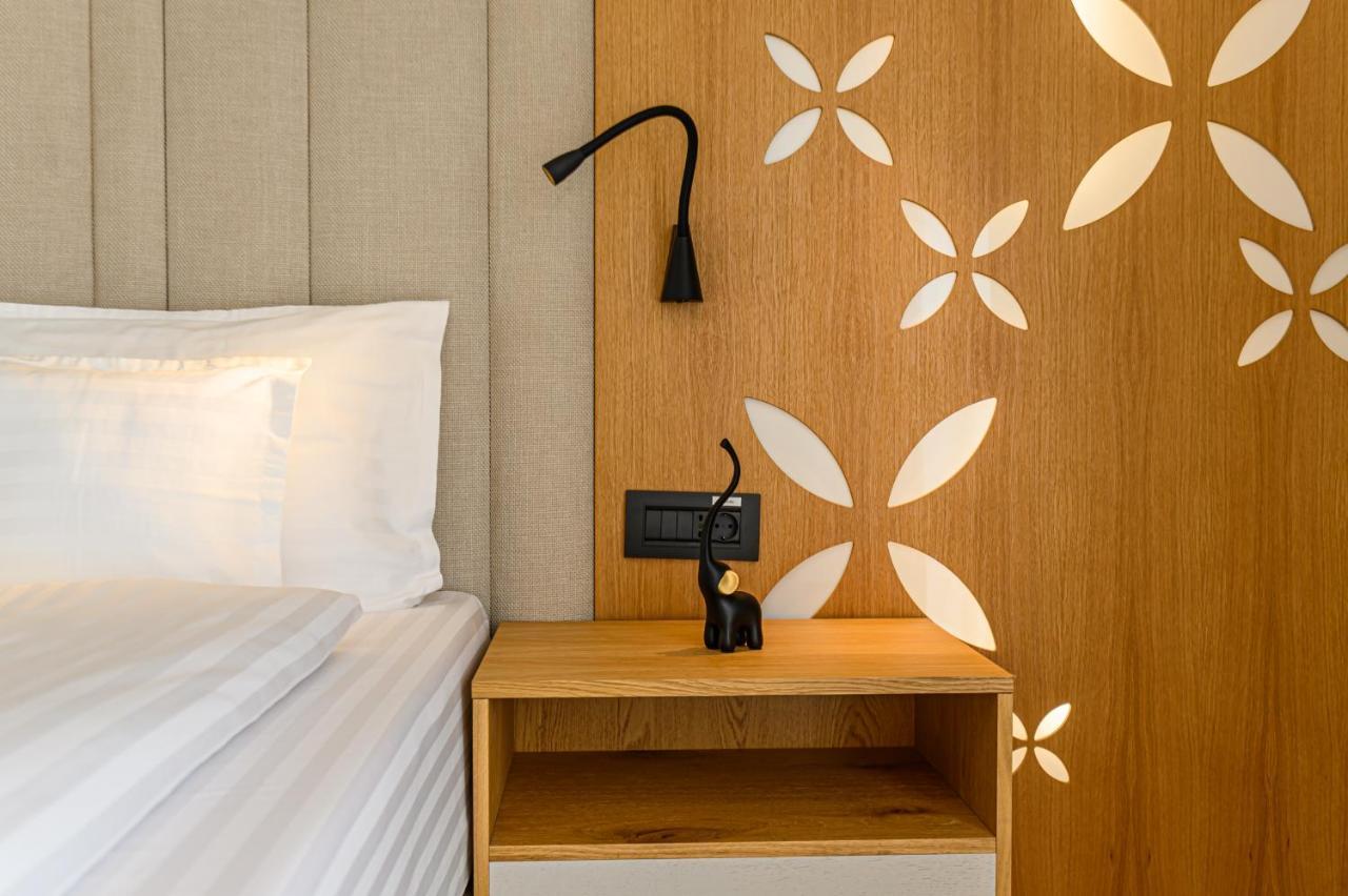 Hotel Dukat Gura Humorului Luaran gambar