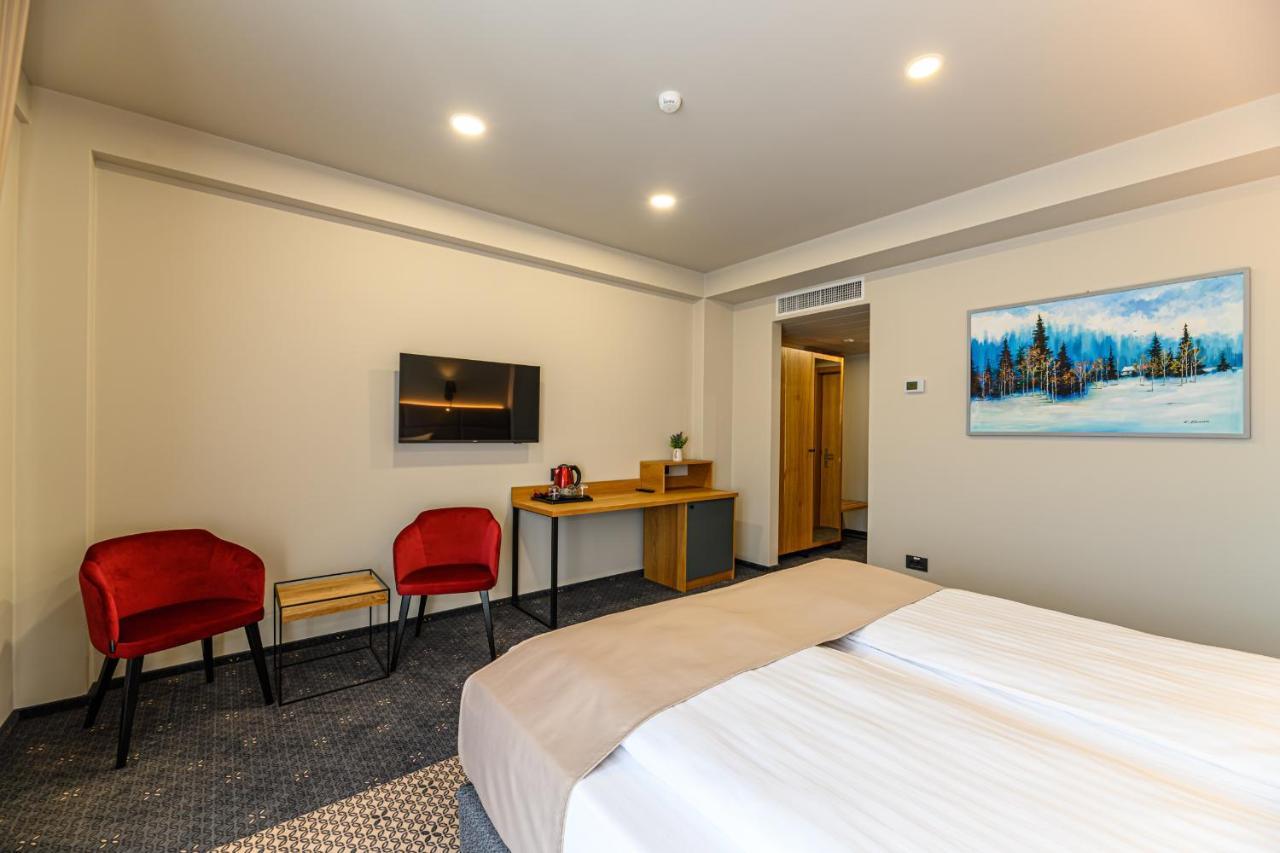 Hotel Dukat Gura Humorului Luaran gambar