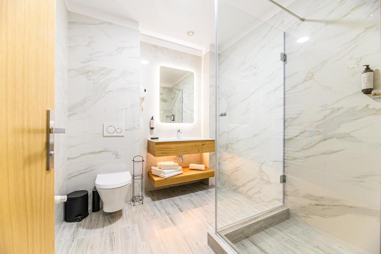 Hotel Dukat Gura Humorului Luaran gambar