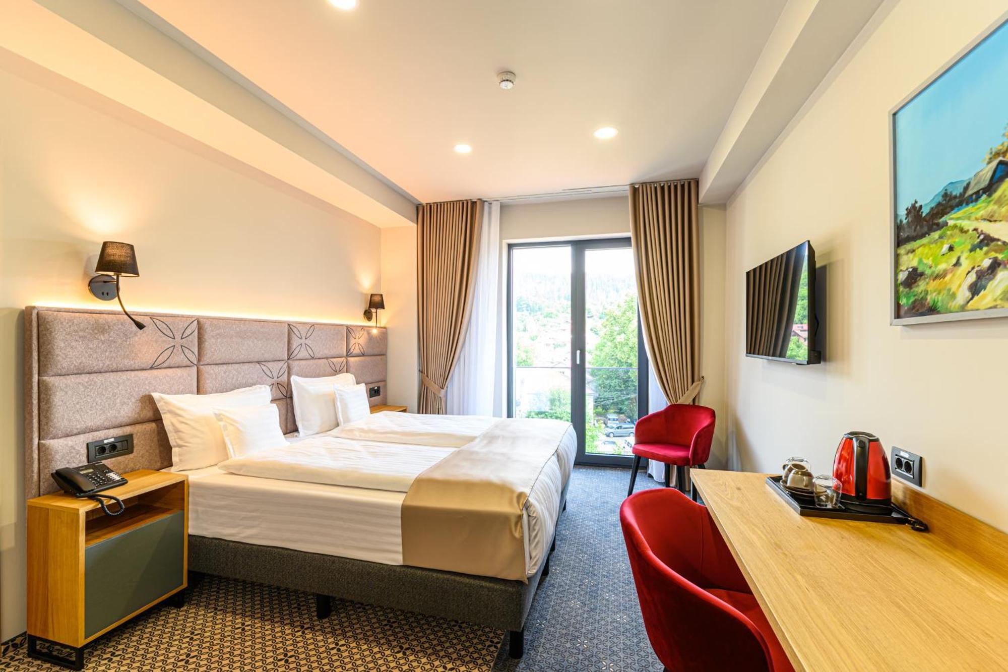 Hotel Dukat Gura Humorului Luaran gambar